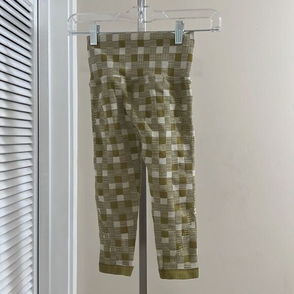 Free People HR crop good karma leggings - Picture 6 of 8